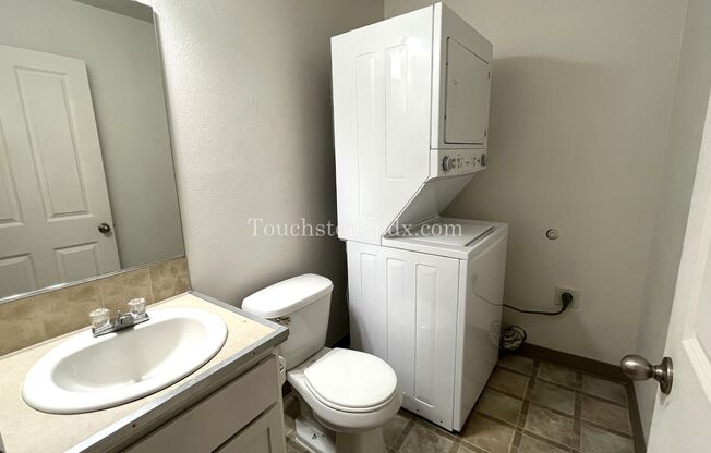 Bright, Spacious 3BR Home Near MAX – A/C, Garage & Fenced Yard!