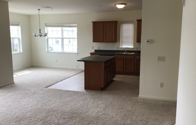 2 beds, 2 baths, 1,075 sqft, $1,550, Unit SU40326