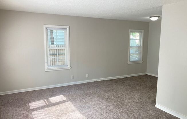 2 beds, 1 bath, $925