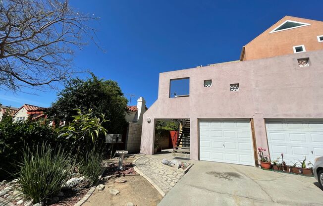 Newly Remodeled 3BD/1.5BA Duplex in Culver City!
