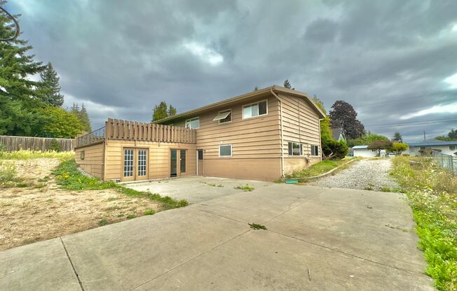 2,510 Sq Ft | 5 Bedroom · 3 Bathroom – W/D, Terrace, Garage & Extra Space