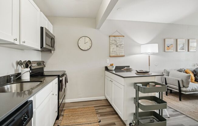 1 bed, 1 bath, 625 sqft, $1,275, Unit 30-107