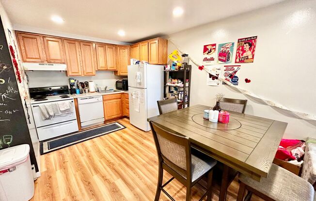 2 beds, 1 bath, 768 sqft, $2,410, Unit 108