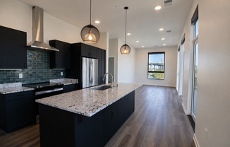 2 beds, 1 bath, 983 sqft, $2,950, Unit 113