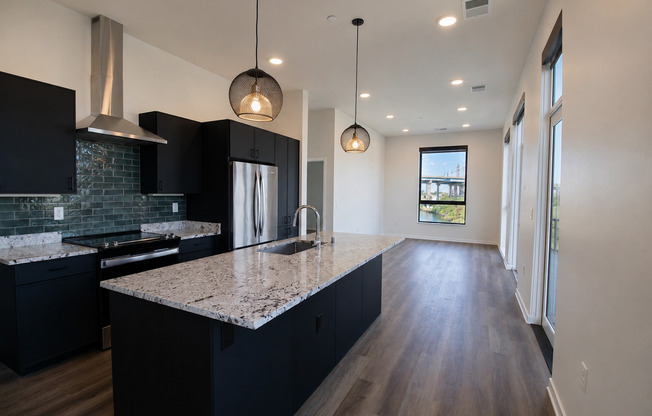 2 beds, 1 bath, 983 sqft, $2,950, Unit 113