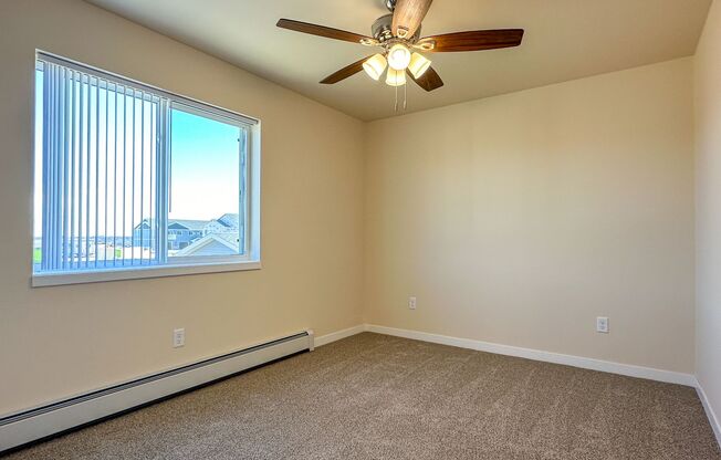 3 beds, 2 baths, 1,186 sqft, $1,595, Unit AT 715-50