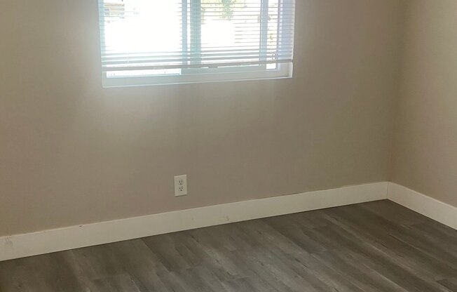 13812 RAMONA PKWY