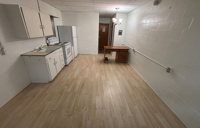 Pioneer Apartments (1121 SE 9th Ave)