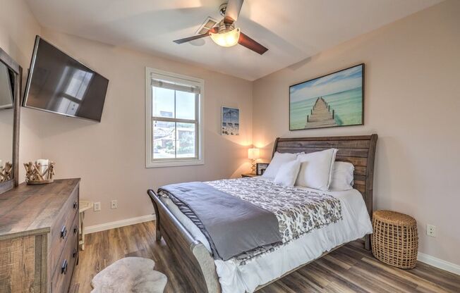 3 beds, 3 baths, $6,995