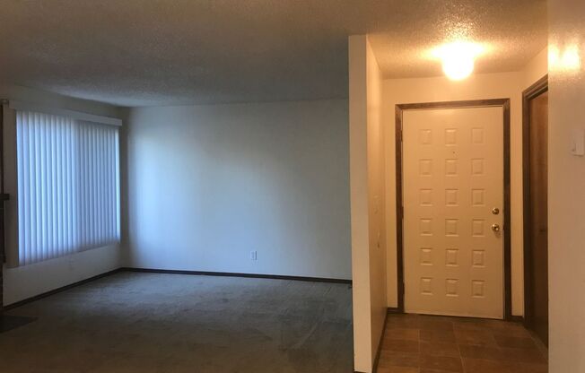 2 beds, 1 bath, 900 sqft, $1,549