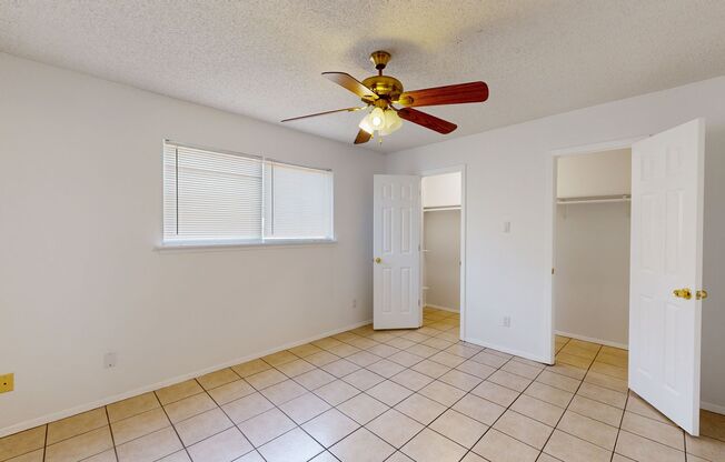 3 beds, 1 bath, $1,295