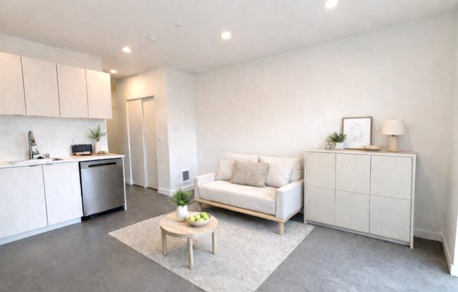 Studio, 1 bath, 329 sqft, $1,695, Unit 209