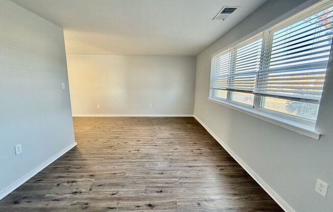 2 beds, 1 bath, $1,400, Unit 2nd Floor