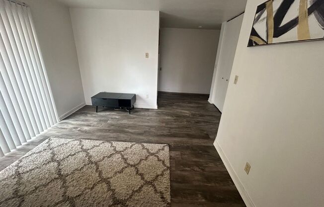 1 bed, 1 bath, $850, Unit 107