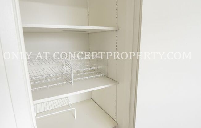 2 beds, 1.5 baths, 1,040 sqft, $1,249, Unit 17