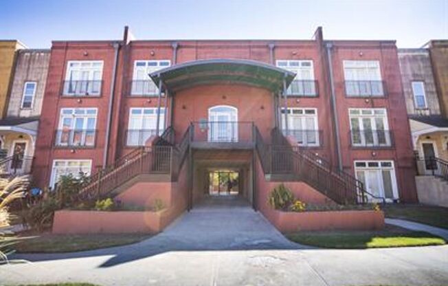 Condo in the heart of Atlanta!  Move-In Ready!