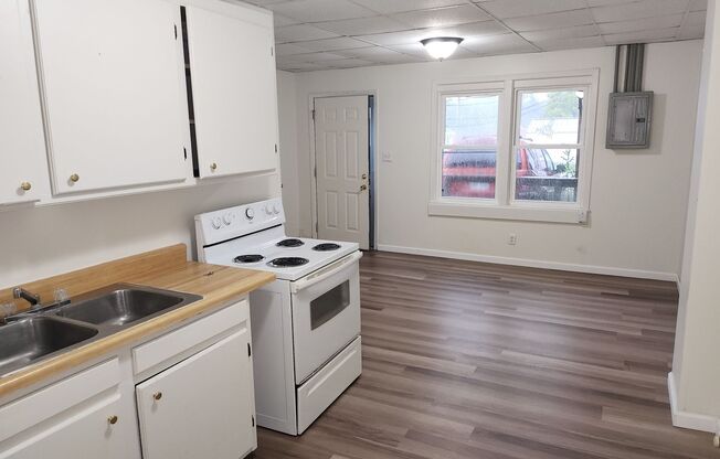 1 bed, 1 bath, $750, Unit 5