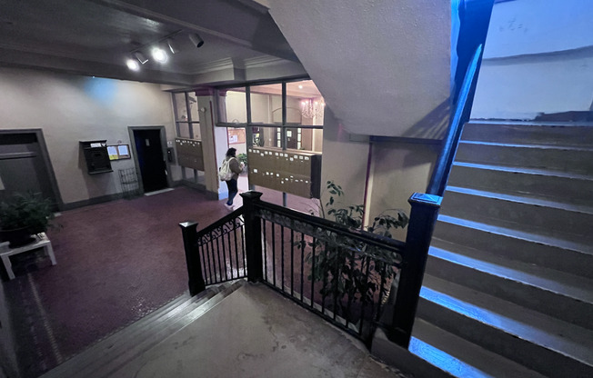 Studio, 1 bath, 400 sqft, $865, Unit 304