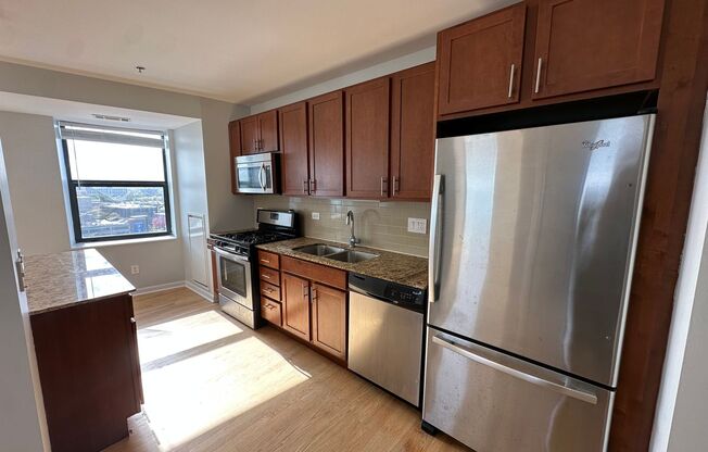 1 bed, 1 bath, $1,600, Unit 1105