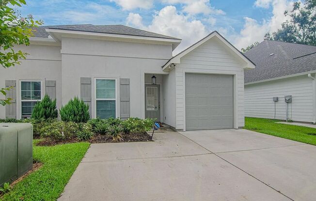 Elegant Furnished Townhouse in StoneLake Village – Stylish 3BR/2BA with Garage & Patio