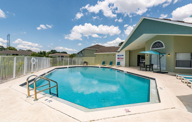 Outdoor swimming pool area_Rolling Hills Apartments