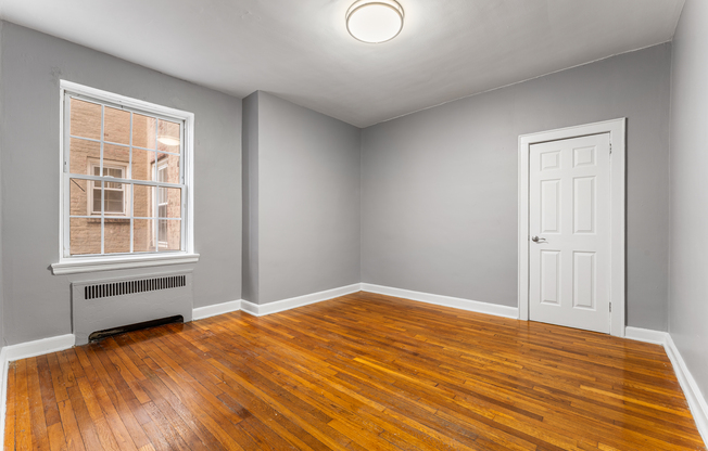 2 CHAPMAN PL