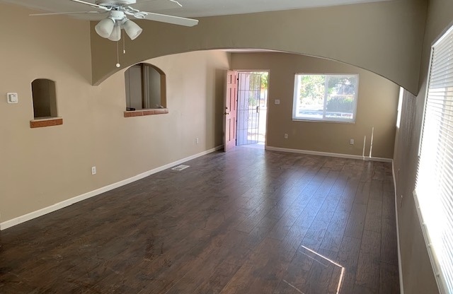 3 beds, 1 bath, $2,300