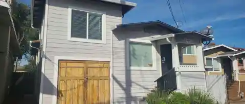1907 70 AVE
