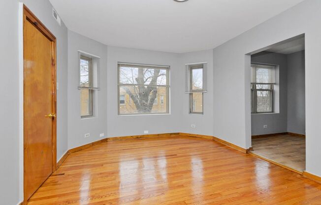 4737-4743 W 65th MOBILITY ZONE