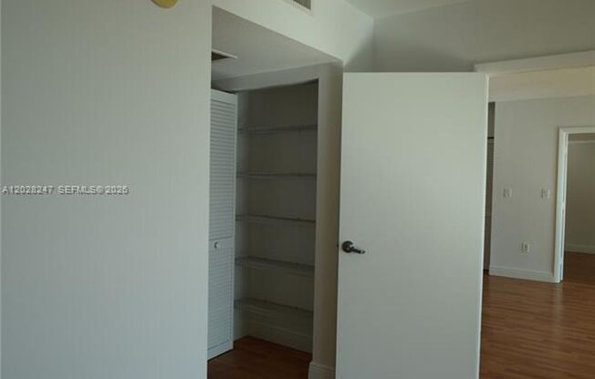 2 beds, 2 baths, $3,800, Unit # 2310