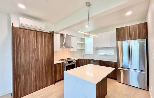 2025 Built Queen Anne Townhome with Rooftop & Water Views