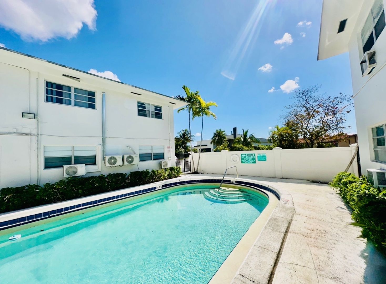 CHARMING 2B1B great location with move in specials!