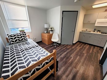 Studio, 1 bath, 198 sqft, $880