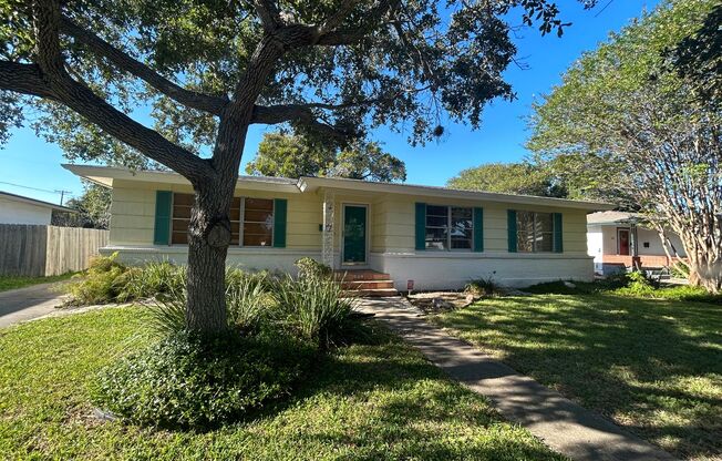 626 Bermuda - 3/Bed 2/Bath - $2095/month