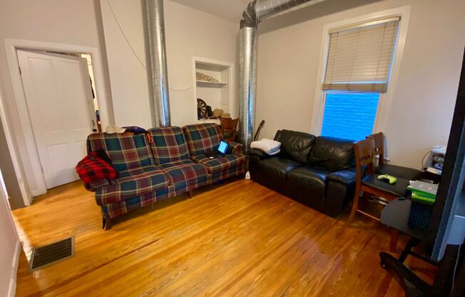 5 bedroom /2 bath Mins. from UC for $750/pp ($3750/mo)! Off-Street Parking included!