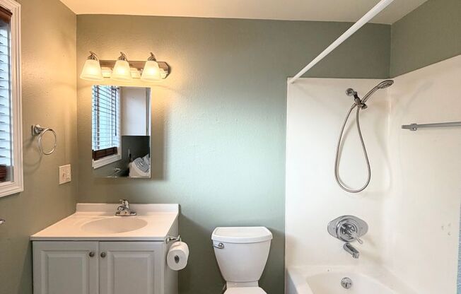 2 beds, 1 bath, $1,450