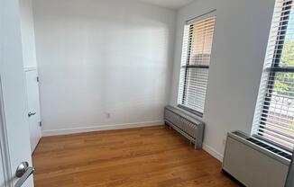 114 GREENPOINT AVE