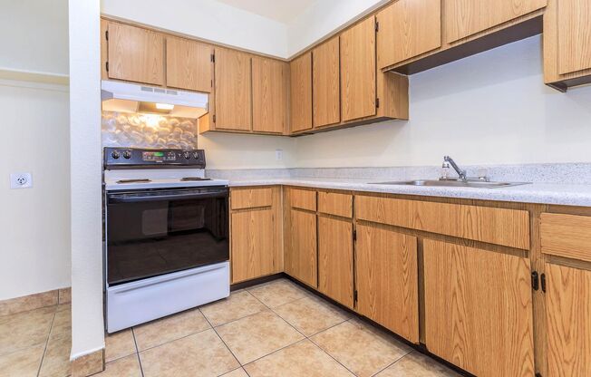 2 beds, 1 bath, 760 sqft, $1,140, Unit 1096