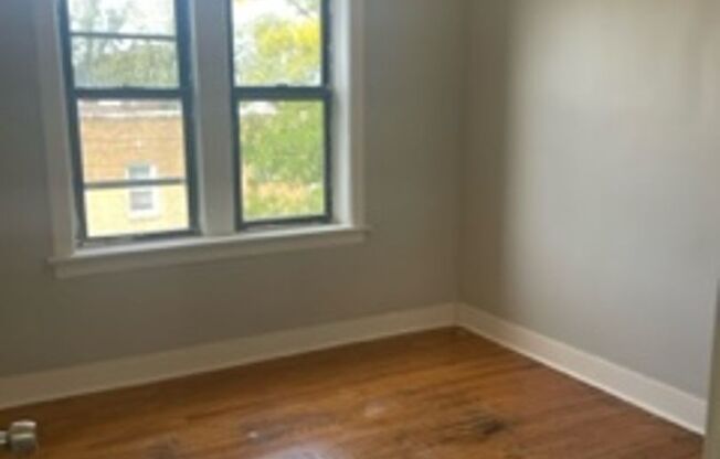 Great 2 Bedroom unit, with a Wonderful Management Company