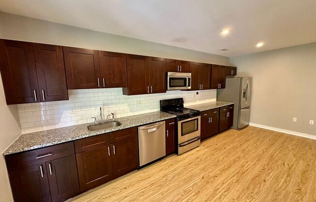 2 beds, 2 baths, 900 sqft, $2,050, Unit 3D