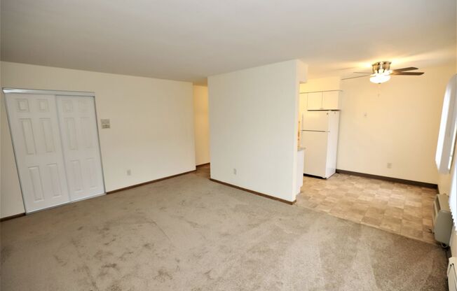 2 beds, 1 bath, 900 sqft, $1,295, Unit 2101