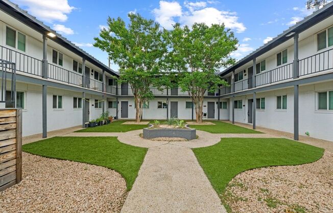 CrestHaus Apartments, LLC