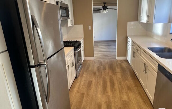 5832 S SHERBOURNE DR