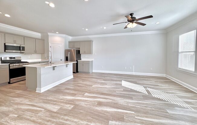 Modern 3BR/2.5BA Home Near LSU - Double Garage, Washer/Dryer & Lawn Care Included | Small Pets Welcome