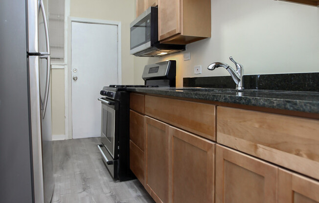 2 beds, 1 bath, 1,000 sqft, $1,510, Unit 4238 - 1W