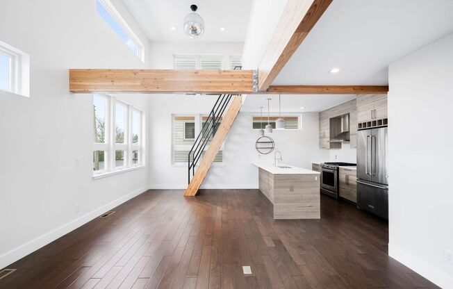 Chic 2BD, 2.5BA Sunnyside Townhome With Bonus Loft