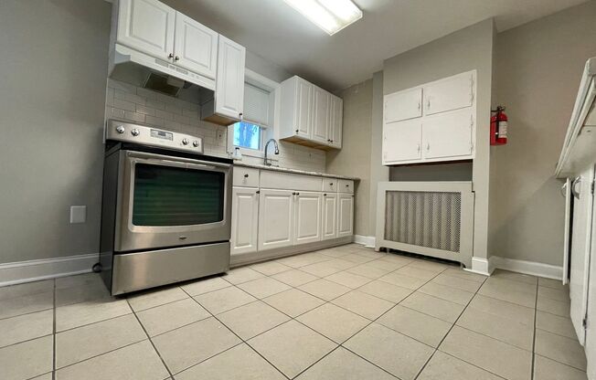 Newly Renovated 3 Bed, 1.5 Bath in Fairview!