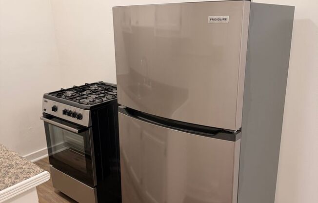 Studio, 1 bath, 325 sqft, $1,525, Unit 12