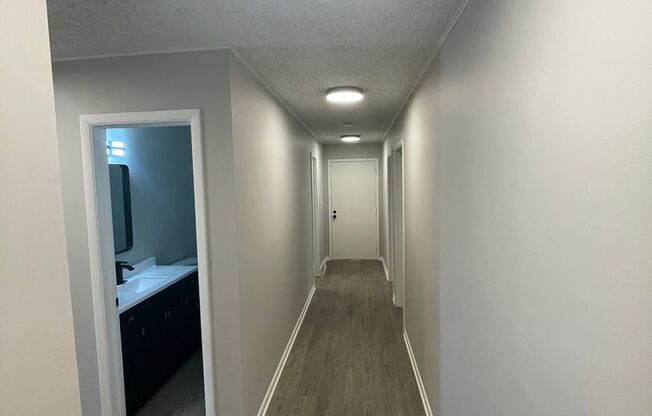 3 beds, 1 bath, 1,100 sqft, $900, Unit 5