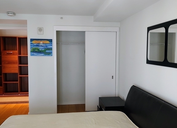 1 bed, 1 bath, 867 sqft, $3,600, Unit 423